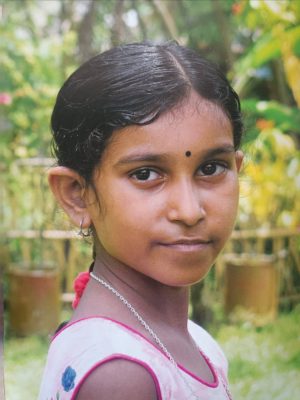 Zomila: She talks and dances